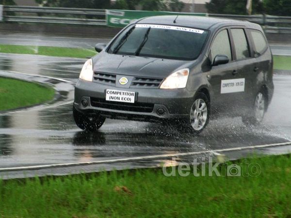 Merasakan Ketangguhan Ban Ecopia EP150 di Lintasan Basah