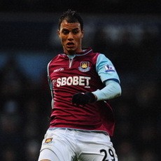 Chamakh Buka Peluang Kembali ke Bordeaux 