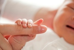 Bocah Berkelamin Ganda, Ingin Jadi Pria Malah Penisnya Dipotong