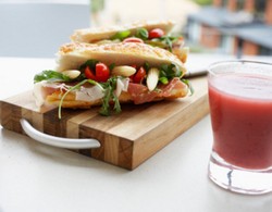 Sarapan Sandwich dan Smoothies Untuk Berat Badan Ideal