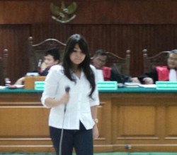  Arti Senyuman Maharani Saat Ditanya Keintiman dengan Fathanah di Hotel