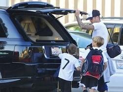 Ini Dia Deretan Mobil David Beckham
