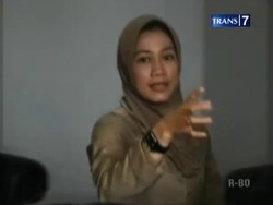 Guru Cantik Jadi Korban Kolor Ijo