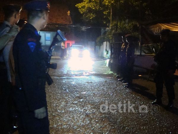 Jenazah Terpidana Mati Dibawa dengan Ambulans