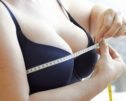 Tidak Benar Payudara Cepat Kendur karena Pakai Bra, Ini Penjelasannya!