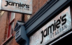 Sajikan Pasta Biasa untuk Penderita Celiac, Jamie Oliver Didenda Rp 118 Juta