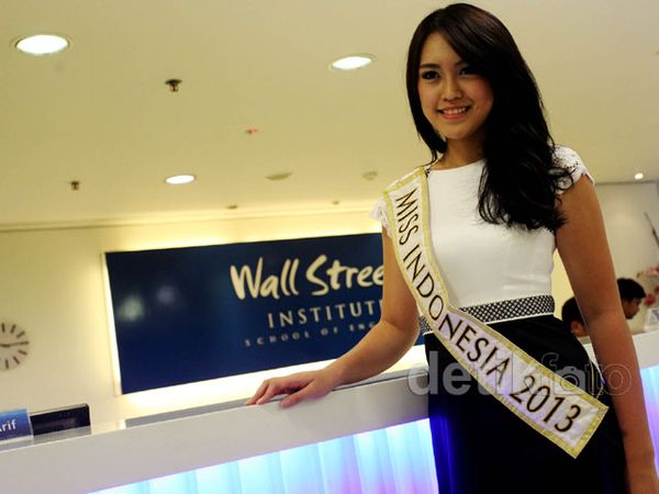 Cantiknya Miss Indonesia Vania Larissa