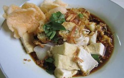 Menebus Kangen Seporsi Kupat Tahu Magelang yang Gurih Mantap