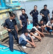 Kapal Malaysia Tertangkap Curi Ikan di Selat Malaka