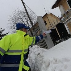 Malas Kerja, Tukang Pos di Italia Menimbun 400 Kg Surat di Rumahnya