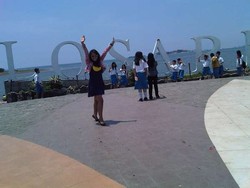 Happy Holiday di Makassar