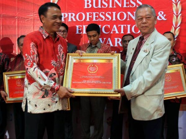 Profesional and Education Aword 2013