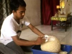 Di Tangan Pria Ini, Limbah Tebu Jadi Kerajinan Bernilai Tinggi