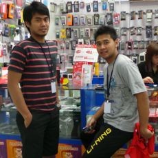 Isi Waktu Luang, Tontowi & Angga Jalan Bareng