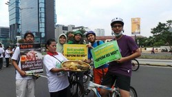 Saat Muda-mudi Trendi Disuguhi Ubi dan Bajigur di Bundaran HI