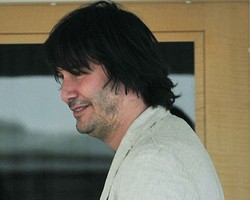 Foto: Tidak Rawat Penampilan, Keanu Reeves Kini Terlihat Tua dan Buncit