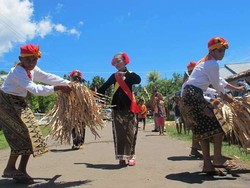 Warna-warni Meriah Festival Teluk Jailolo 2013