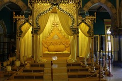 Istana Maimun, Kecantikan Berbalut Mistis