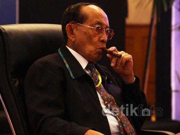Gaya Eksentrik Fidel Ramos