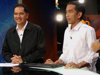 Jokowi dan Gita Jadi Pembawa Berita