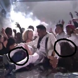 Aksi Lompat Miguel di Panggung Billboard Music Awards 2013