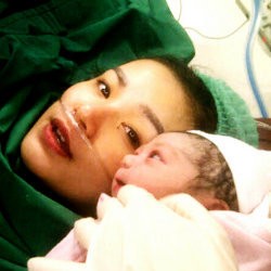 Dampingi Soraya Larasati Melahirkan, Suami Stres