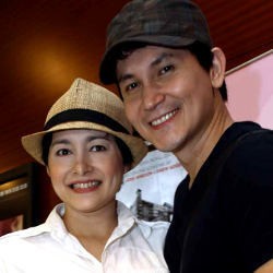  Dewi Rezer dan Marcellino Bagi Tugas Urus Anak