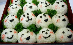 Onigiri Ayam dan Sayuran Untuk Bekal si Kecil
