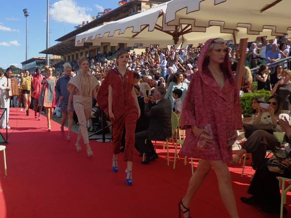 Perancang Muda Italia Tampilkan Potensi Batik Indonesia