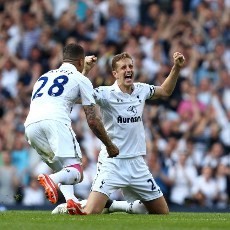 Momen Aneh di White Hart Lane