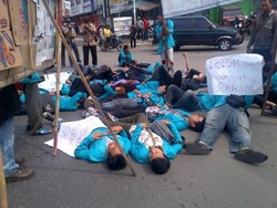 Peringati Lengsernya Soeharto, Mahasiswa Solo Nilai Reformasi Gagal