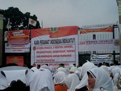 Persatuan Perawat Indonesia Gelar Demo di Depan Gedung DPR