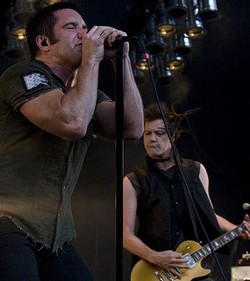 Nine Inch Nails Rekrut Gitaris Lama Untuk Menjadi Bassist Baru