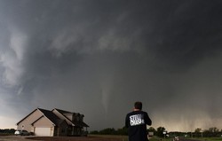 Tornado Besar Beraksi di Oklahoma, Hantam Pemukiman & Sekolah