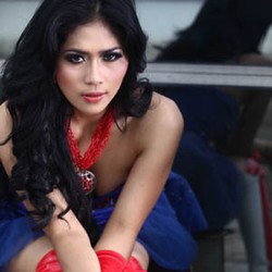 Kisah Jessie Foxy Pacaran dengan Bule Mesum