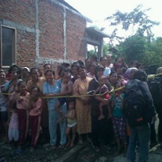 Rekonstruksi Kasus Anak Bunuh Ibu Kandung Disesaki Warga