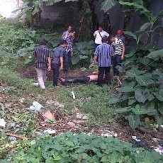 Mayat Pria Bertato Naga Telungkup di Kebun Pisang