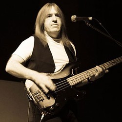 Bassist David Bowie dan Uriah Heep, Trevor Bolder, Tutup Usia