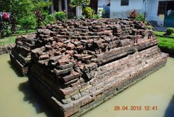 Prihatin, Situs Kuno Ini Terendam & Dijarah Orang