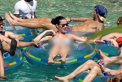 Liburan di Karibia, Katy Perry Berbikini Seksi