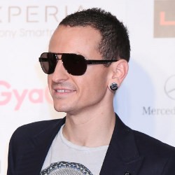 Chester Bennington Selingkuh ke Stone Temple Pilots