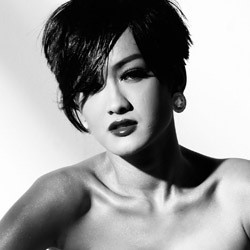 Digosipkan Belajar Agama Katolik, Ini Tanggapan Julia Perez