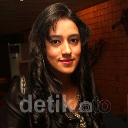 Sering Cek-cok dengan Galih, Fairuz A Rafiq Akui Rumah Tangganya Bermasalah