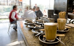 Ganti Popok Bayi di Area Tempat Duduk Starbucks, Polisi Ditelepon