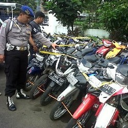 Polrestabes Bandung Sita Puluhan Motor Pembalap Liar