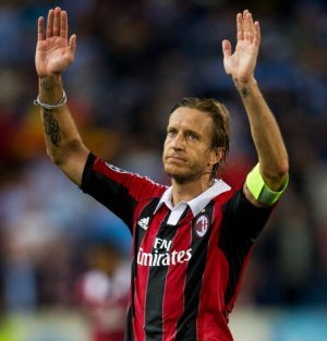 Ambrosini Akan Pergi, Bonera Berlanjut di Milan