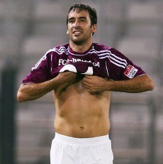 Main di Qatar, Raul pun Dukung Piala Dunia 2022 pada Musim Dingin