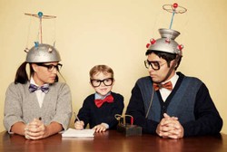 Kacamata Tebal pada Orang Tua Besar Kemungkinan Menurun pada Anak