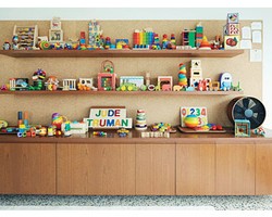 8 Inspirasi Desain Tempat Mainan Anak agar Rumah Tak Berantakan