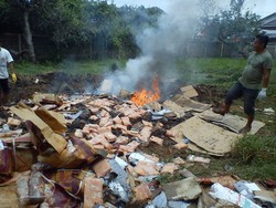 3 Ton Daging Sapi Impor Ilegal Dimusnahkan di Pontianak